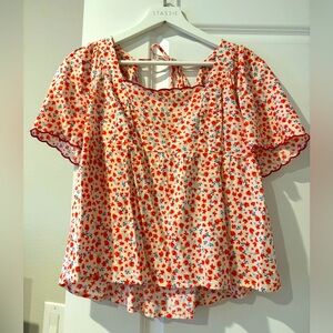 Beautiful flower tie back blouse!